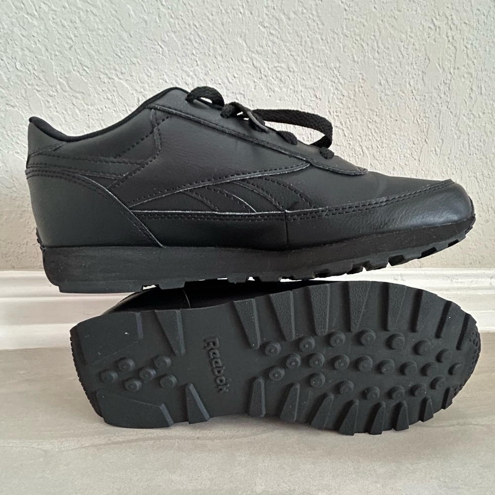 Reebok Women’s Black Low-Top Sneakers - Picture 4 of 10